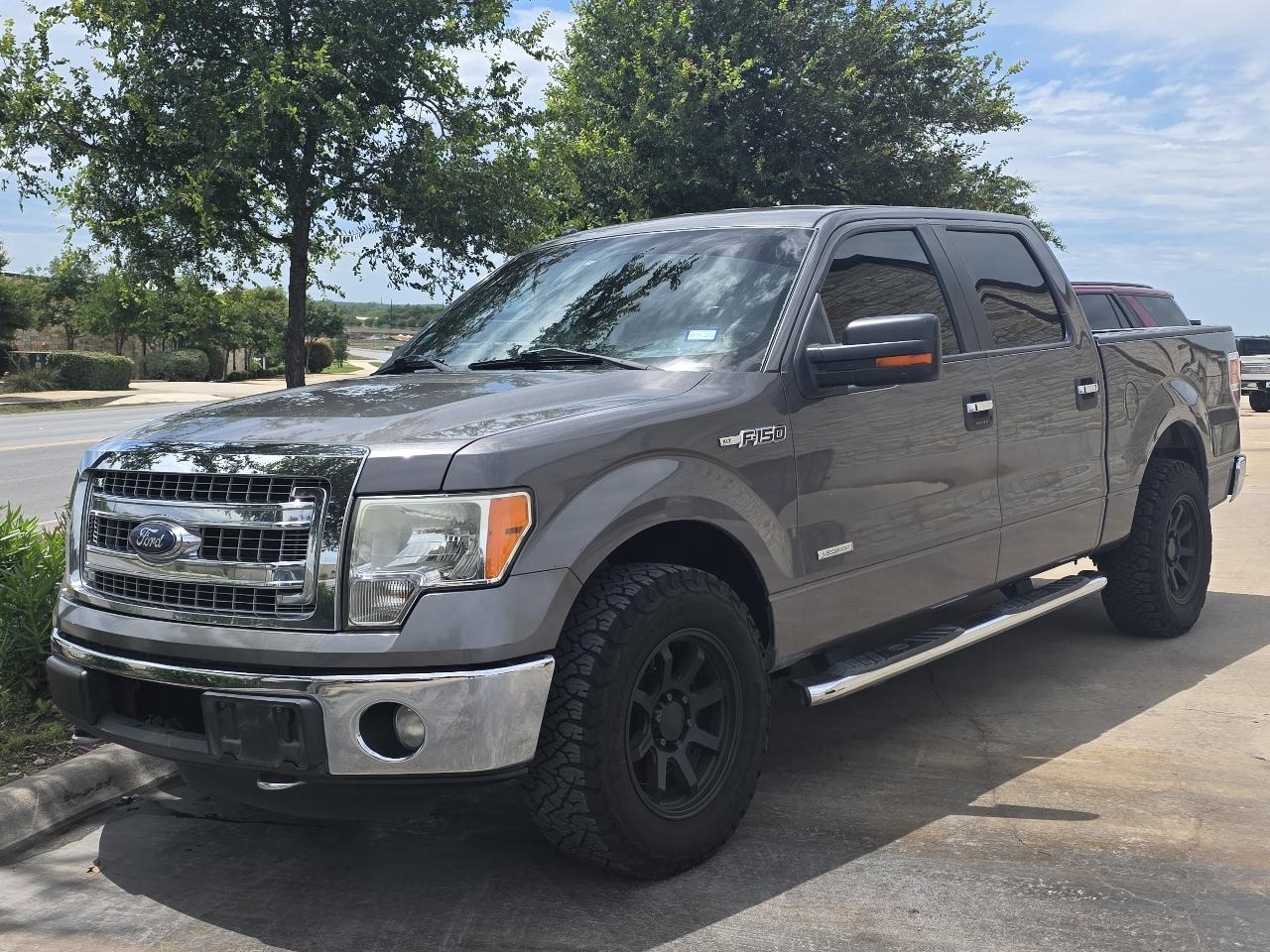 2013 Ford F-150 XLT SuperCrew 145-in's photo
