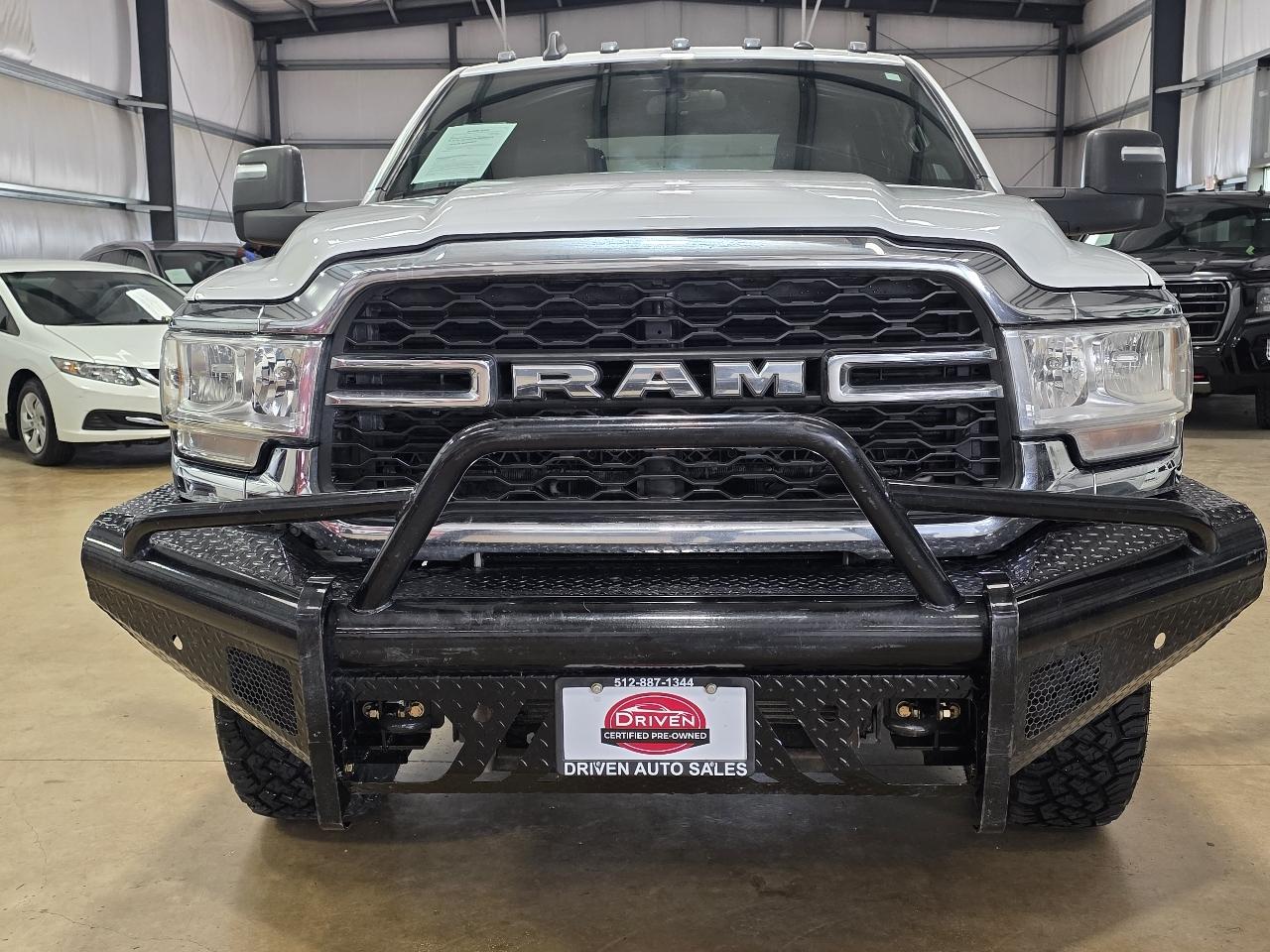 RAM 2500 Tradesman 4x4 Crew Cab 8' Box 2023