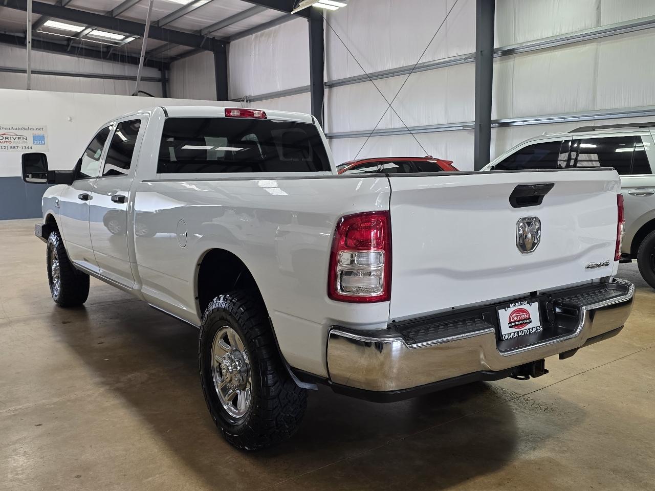 RAM 2500 Tradesman 4x4 Crew Cab 8' Box 2023
