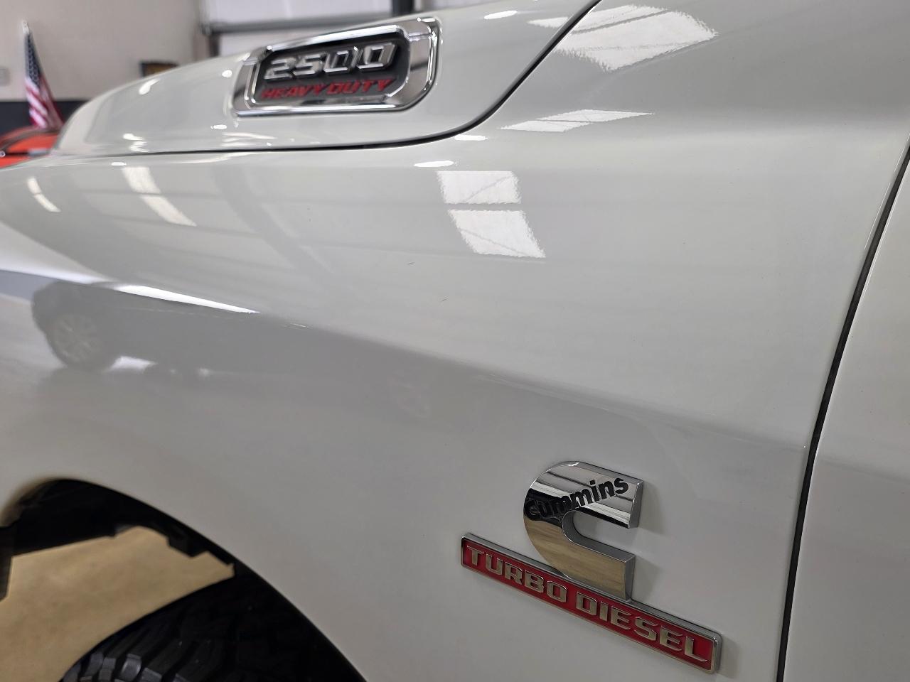 RAM 2500 Tradesman 4x4 Crew Cab 8' Box 2023