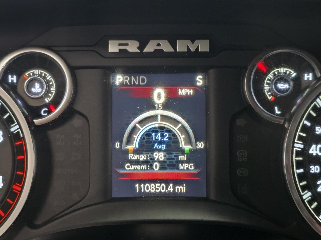 RAM 2500 Tradesman 4x4 Crew Cab 8' Box 2023