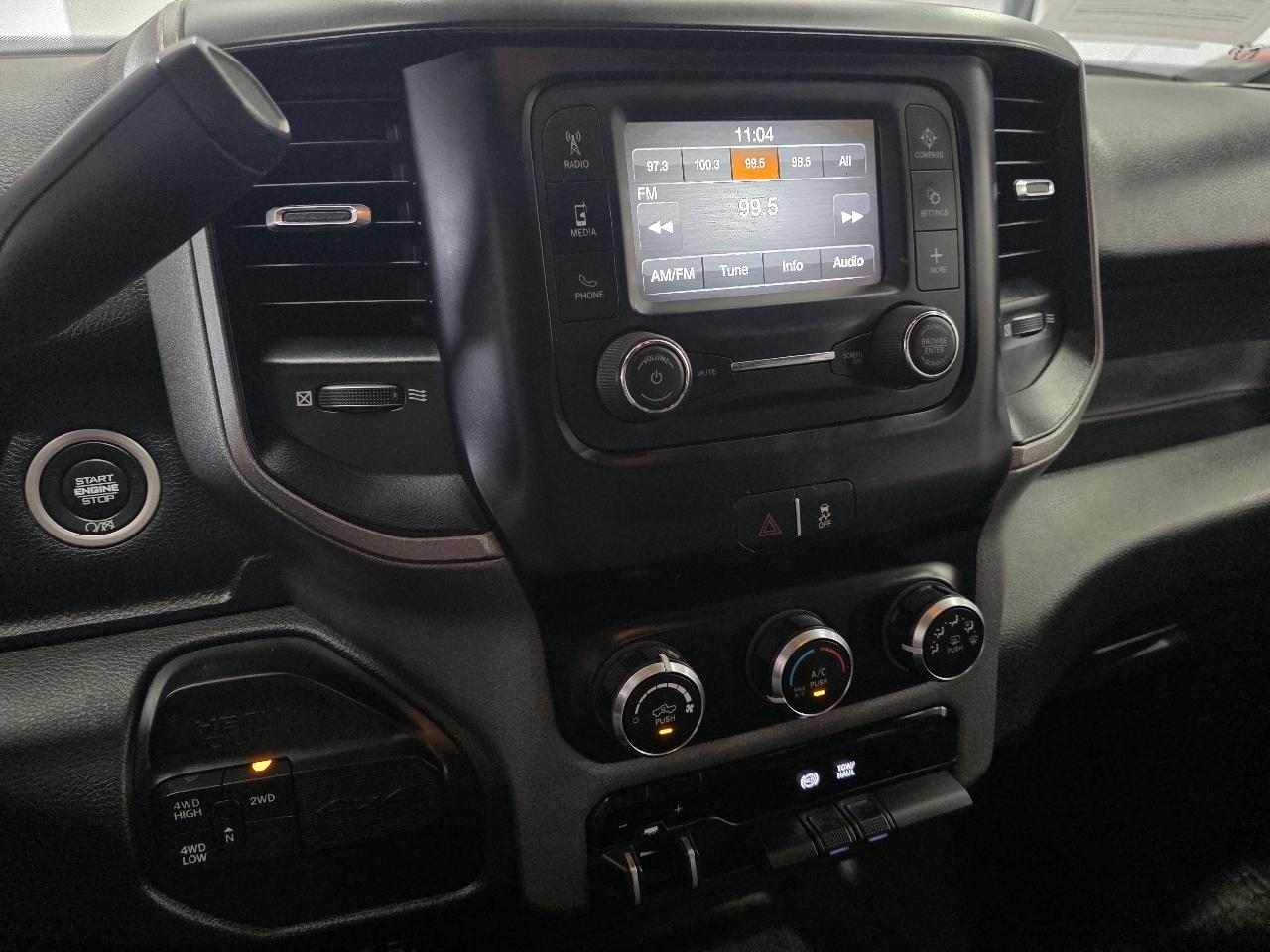 RAM 2500 Tradesman 4x4 Crew Cab 8' Box 2023