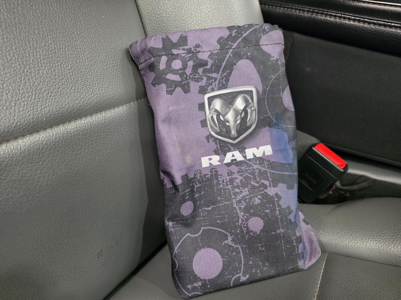 RAM 2500 Tradesman 4x4 Crew Cab 8' Box 2023