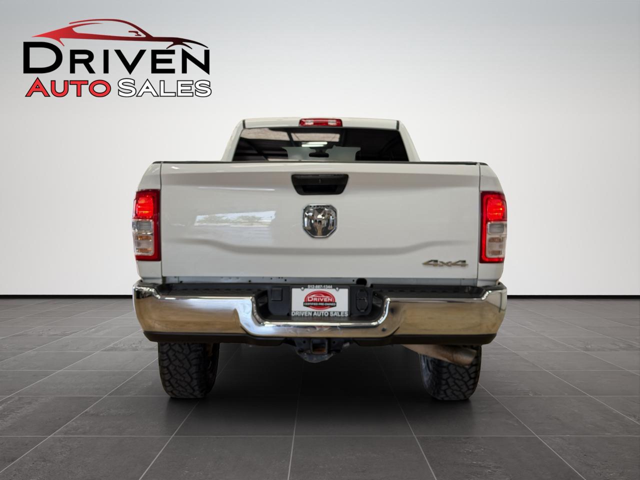 RAM 2500 Tradesman 4x4 Crew Cab 8' Box 2023