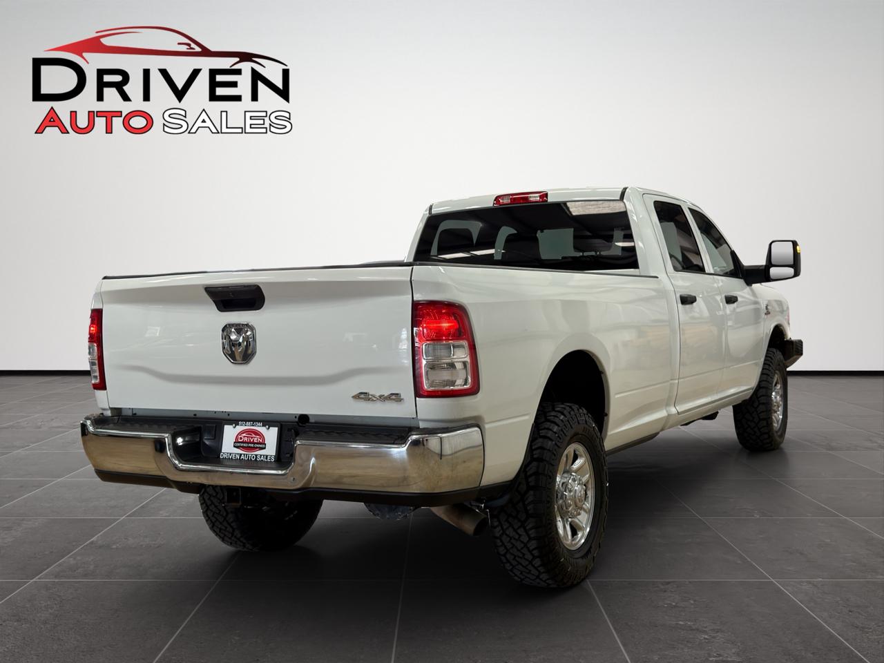 RAM 2500 Tradesman 4x4 Crew Cab 8' Box 2023