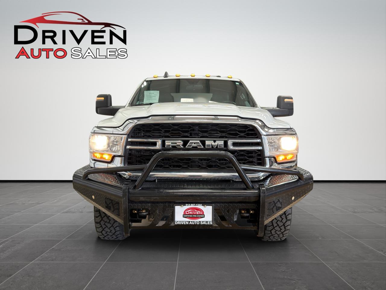 RAM 2500 Tradesman 4x4 Crew Cab 8' Box 2023