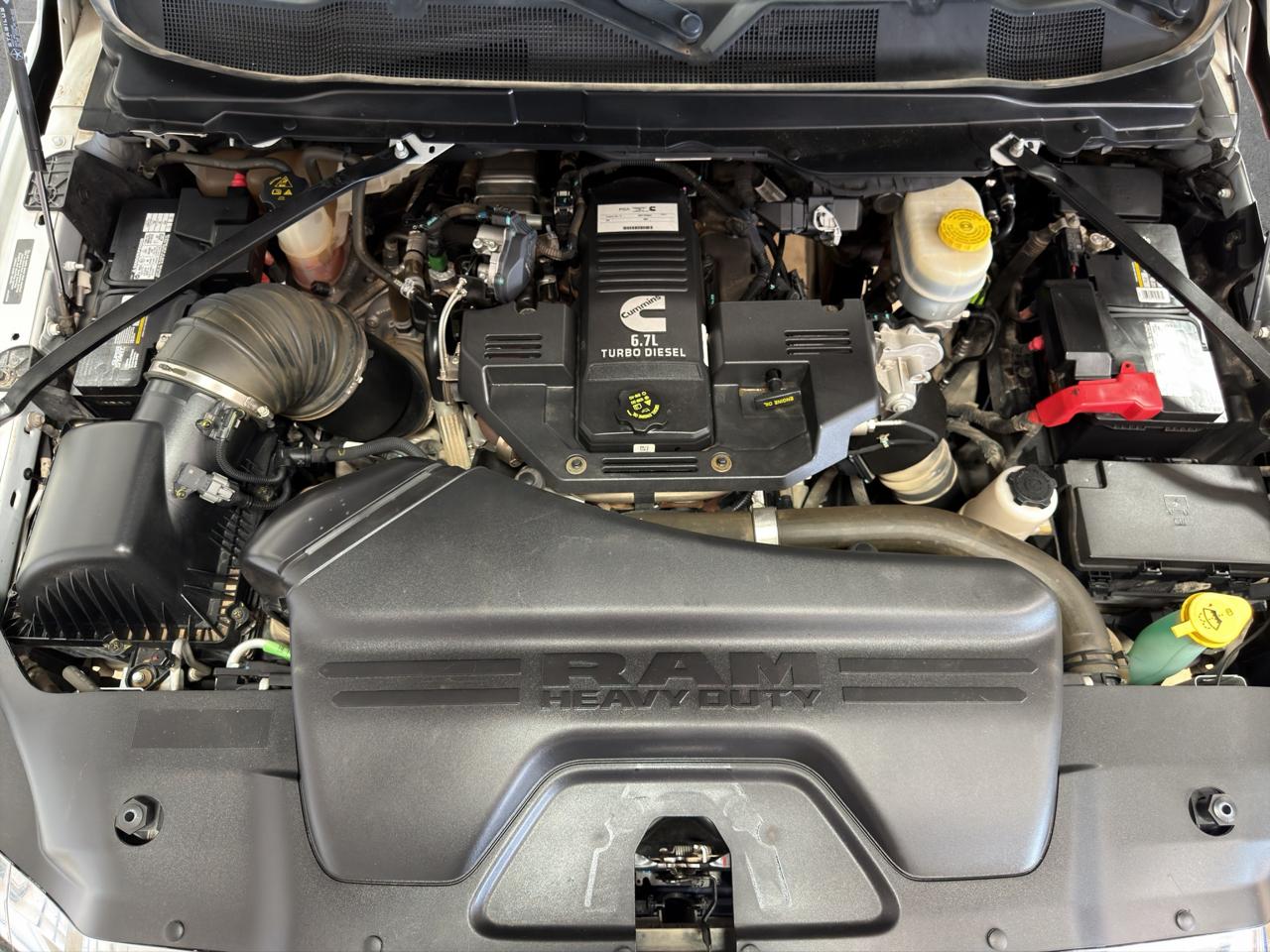 RAM 2500 Tradesman 4x4 Crew Cab 8' Box 2023