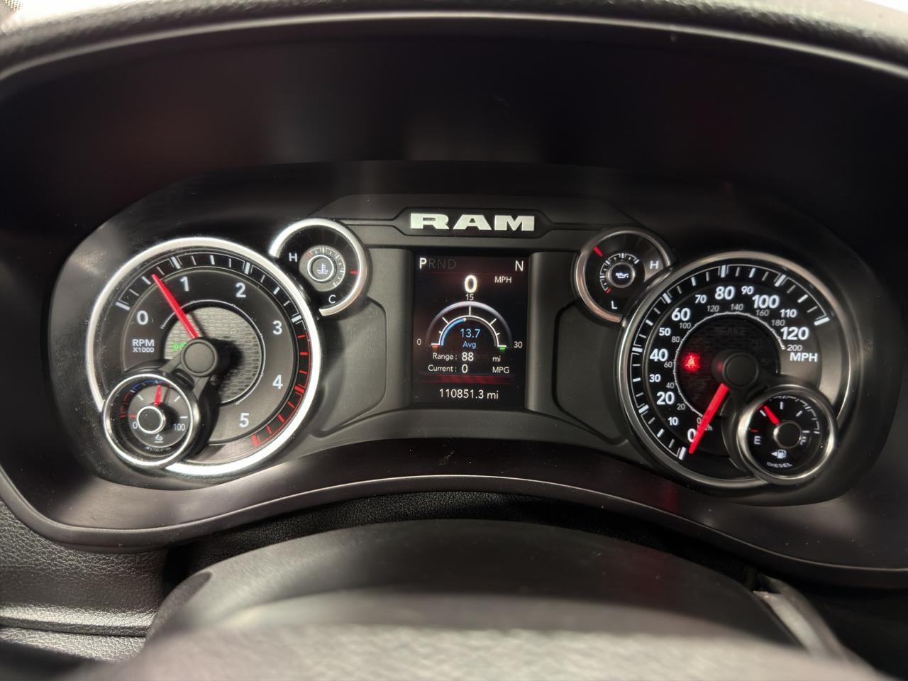 RAM 2500 Tradesman 4x4 Crew Cab 8' Box 2023