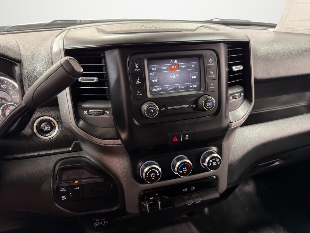RAM 2500 Tradesman 4x4 Crew Cab 8' Box 2023