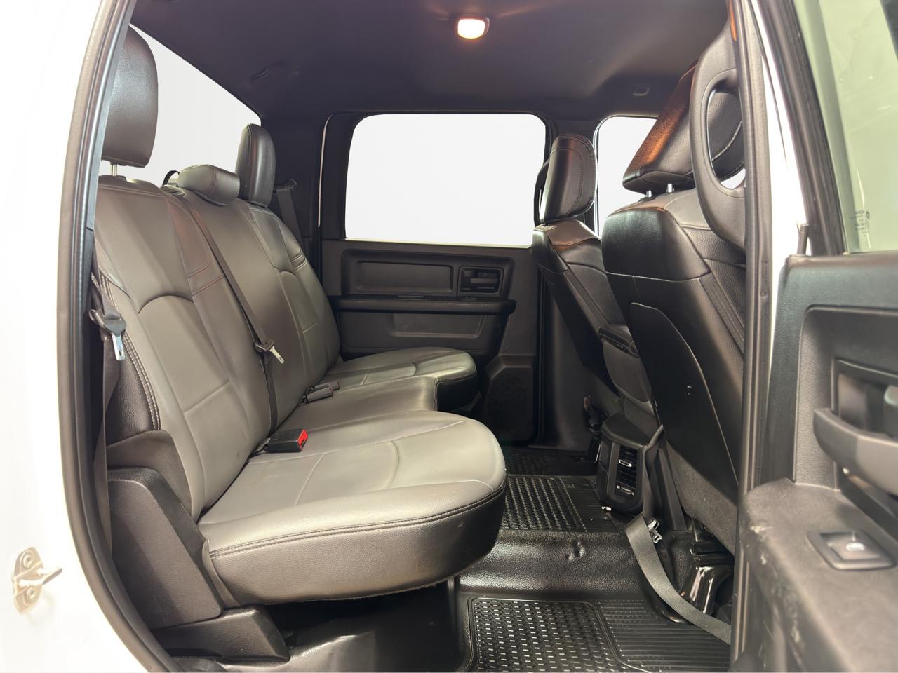 RAM 2500 Tradesman 4x4 Crew Cab 8' Box 2023
