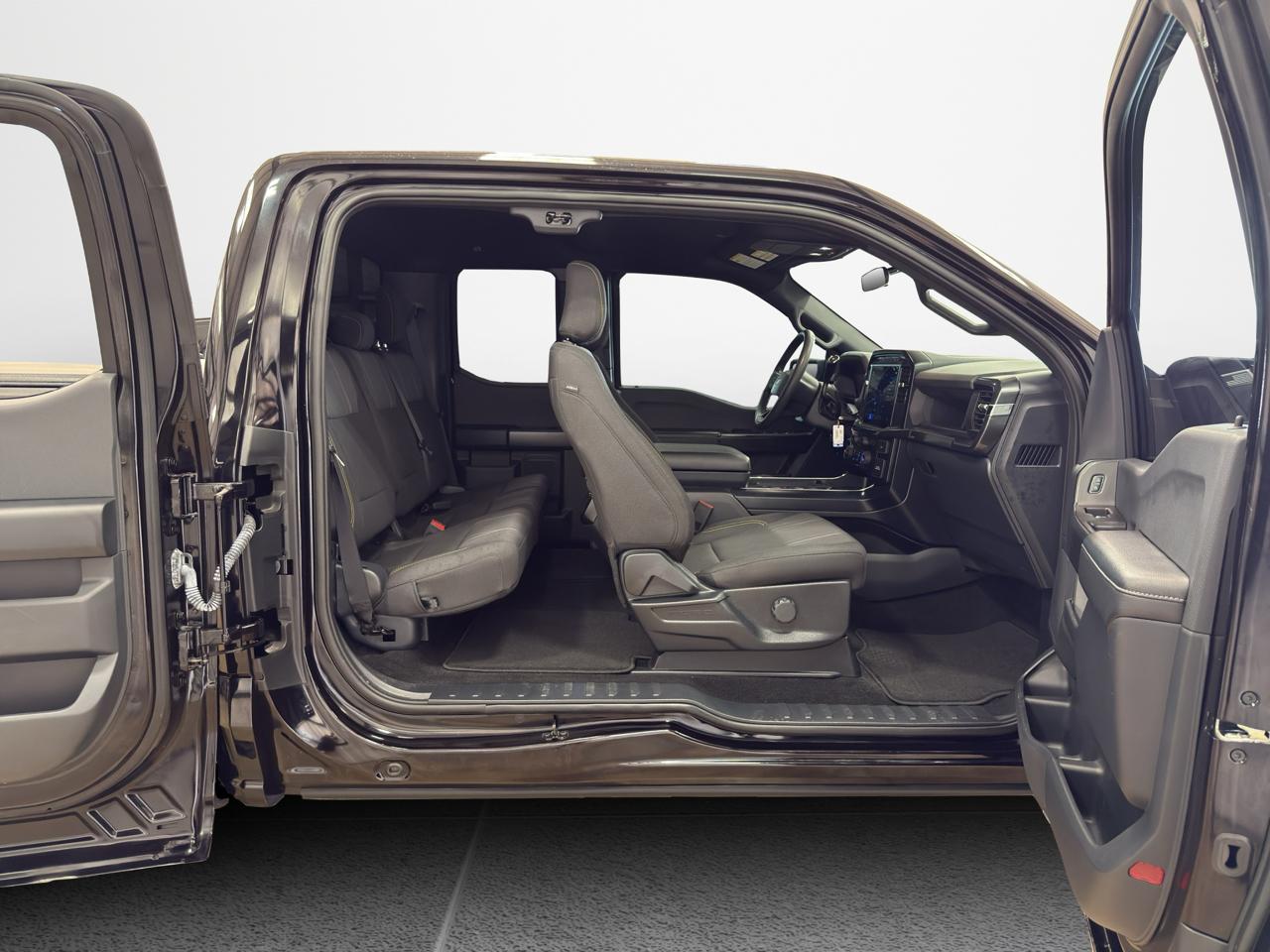 Ford F-150 STX 2WD SuperCab 6.5' Box 2024