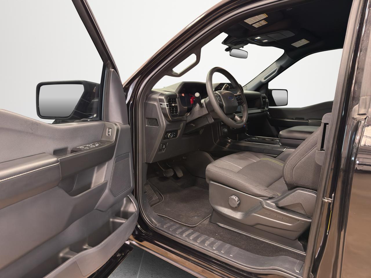 Ford F-150 STX 2WD SuperCab 6.5' Box 2024