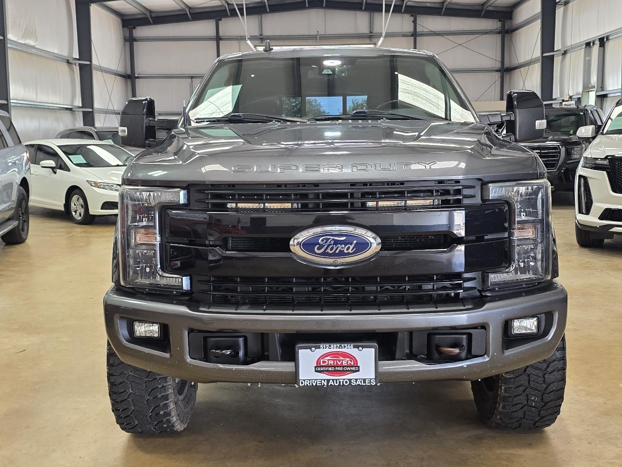 Ford Super Duty F-250 SRW Lariat 4WD Crew Cab 6.75' Box 2019