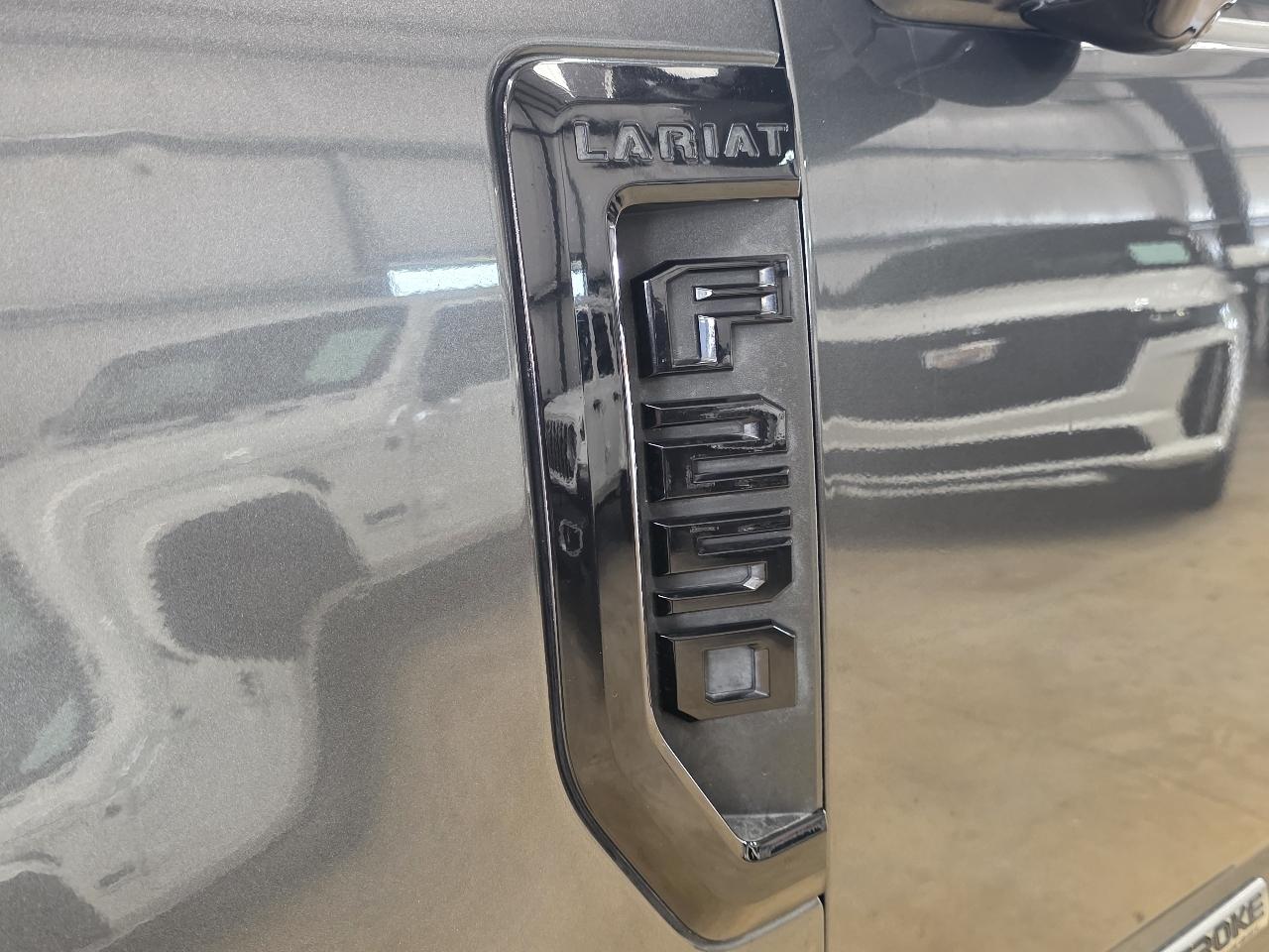 Ford Super Duty F-250 SRW Lariat 4WD Crew Cab 6.75' Box 2019