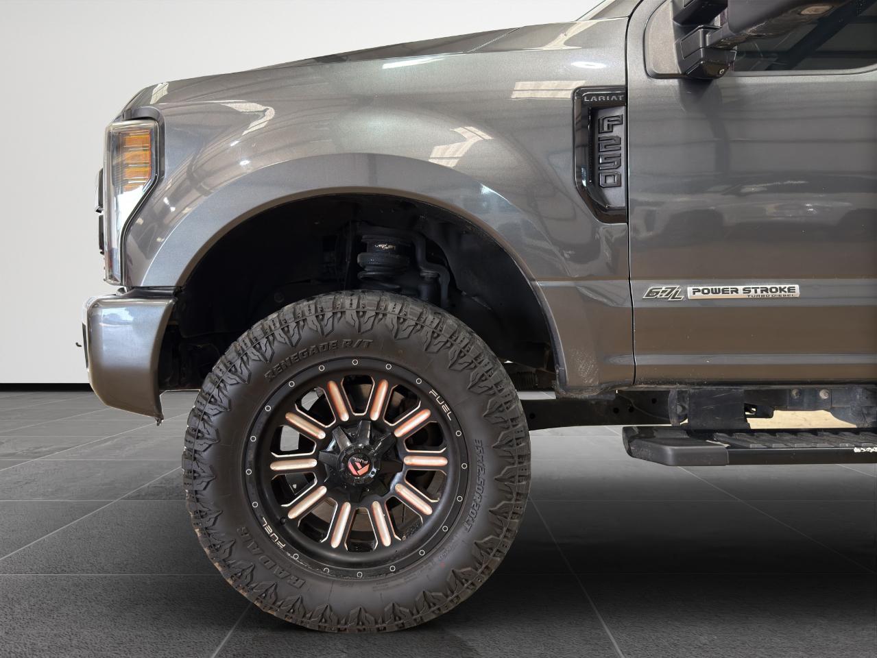 Ford Super Duty F-250 SRW Lariat 4WD Crew Cab 6.75' Box 2019