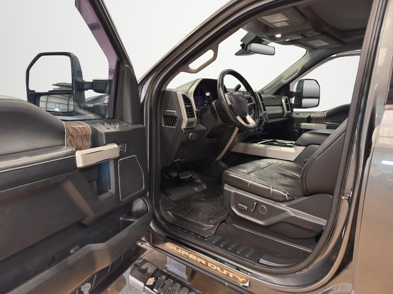 Ford Super Duty F-250 SRW Lariat 4WD Crew Cab 6.75' Box 2019