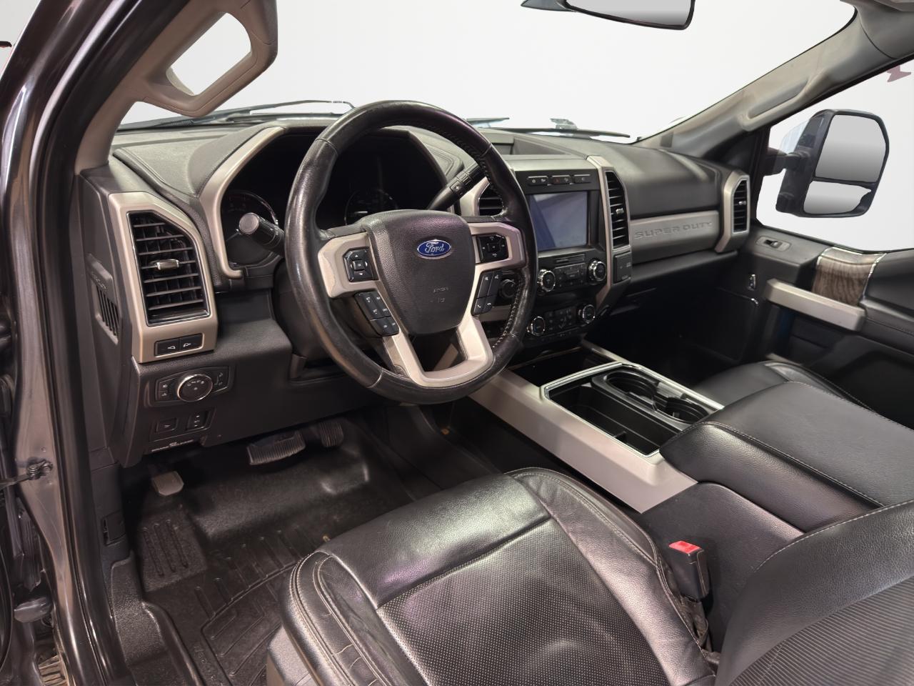 Ford Super Duty F-250 SRW Lariat 4WD Crew Cab 6.75' Box 2019