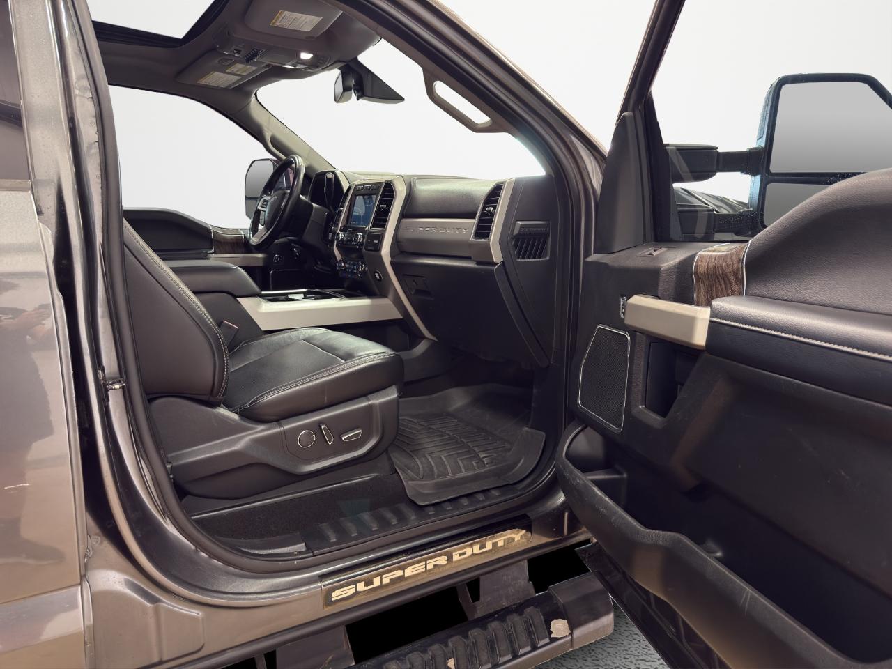 Ford Super Duty F-250 SRW Lariat 4WD Crew Cab 6.75' Box 2019