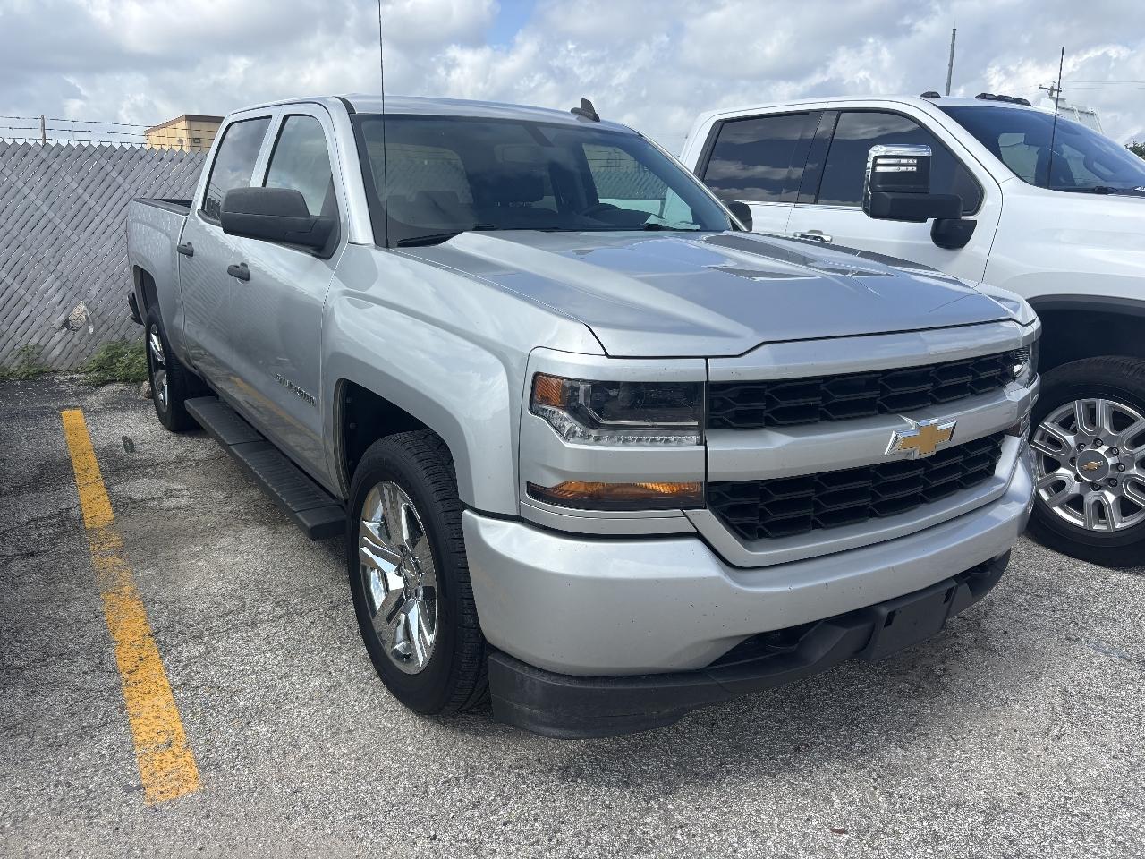 Chevrolet Silverado 1500 2WD Crew Cab 143.5" Custom 2018