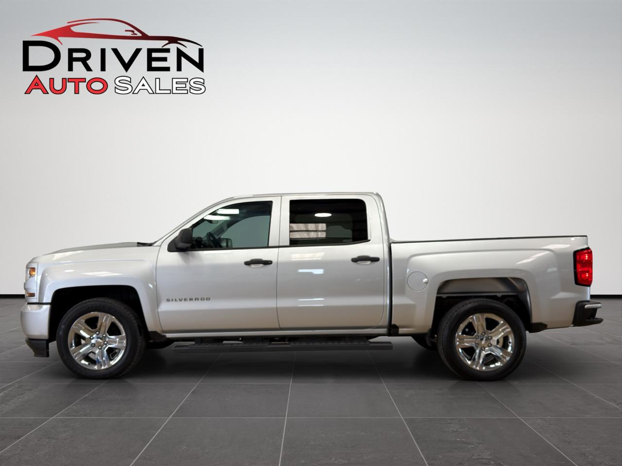 2018 Chevrolet Silverado 1500 2WD Crew Cab 143.5" Custom
