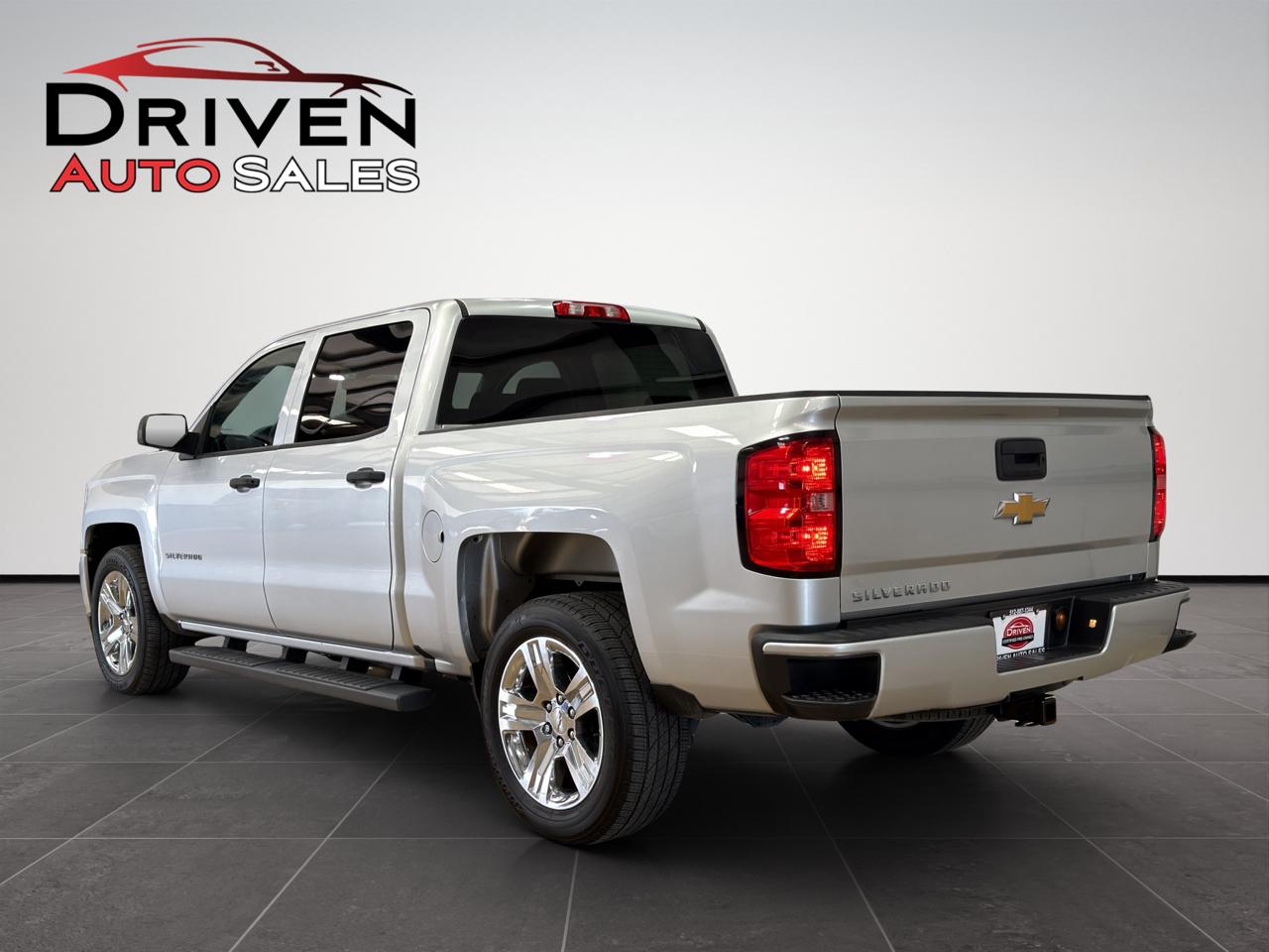 Chevrolet Silverado 1500 2WD Crew Cab 143.5" Custom 2018