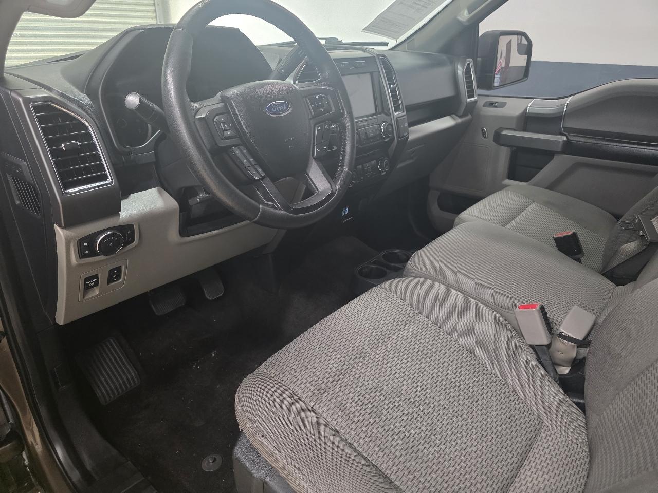 Ford F-150 XLT SuperCrew Short Bed 2WD 2016