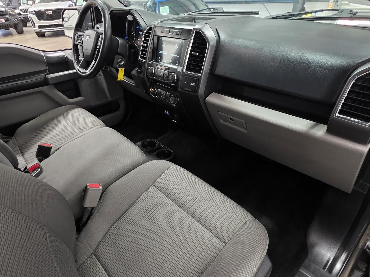 Ford F-150 XLT SuperCrew Short Bed 2WD 2016