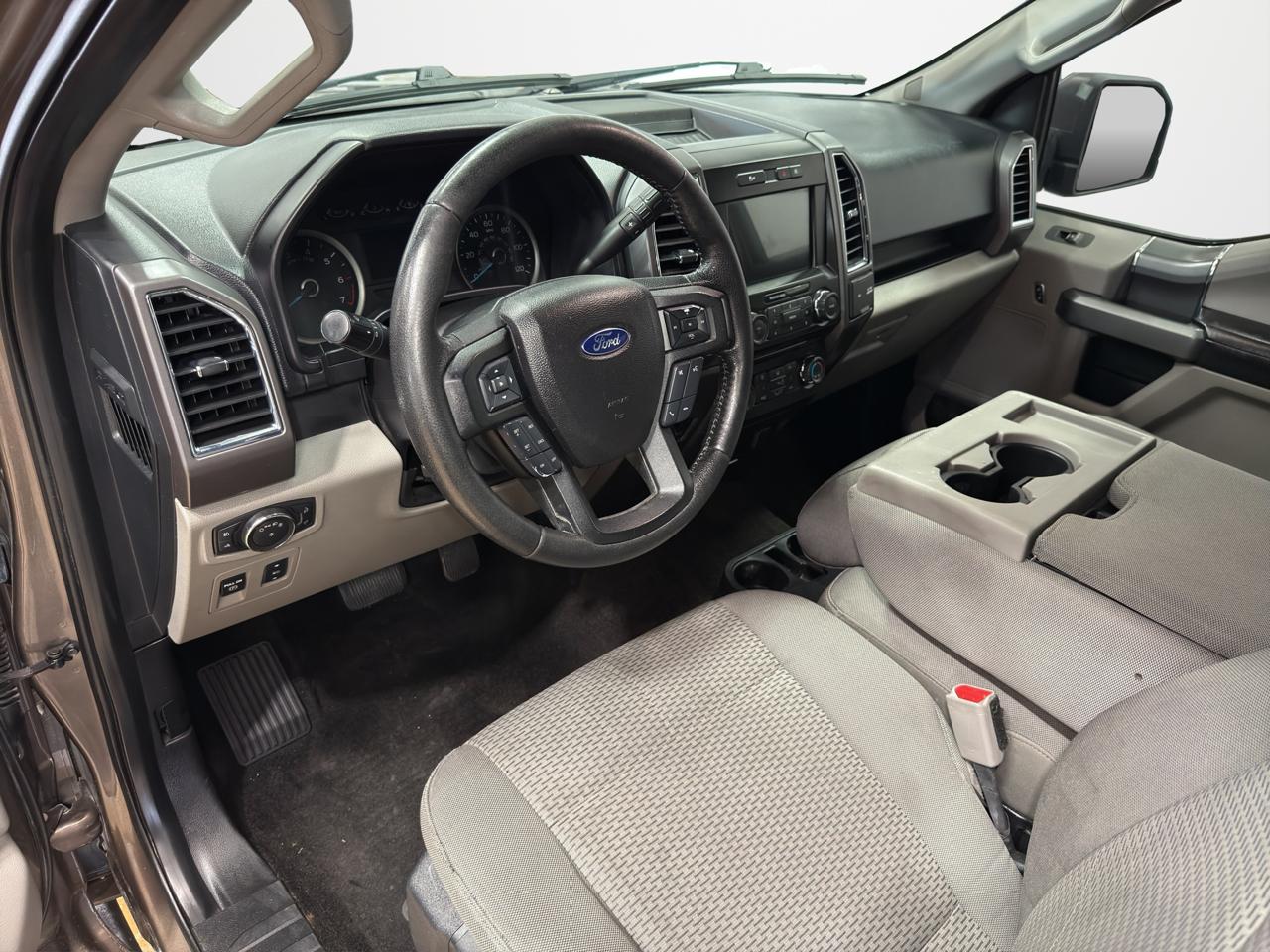 Ford F-150 XLT SuperCrew Short Bed 2WD 2016