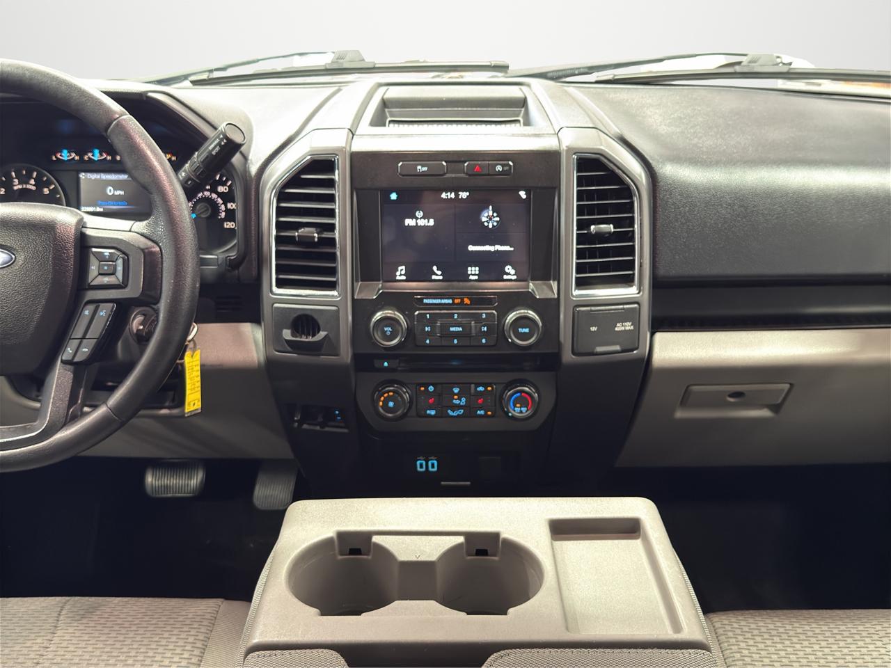 Ford F-150 XLT SuperCrew Short Bed 2WD 2016