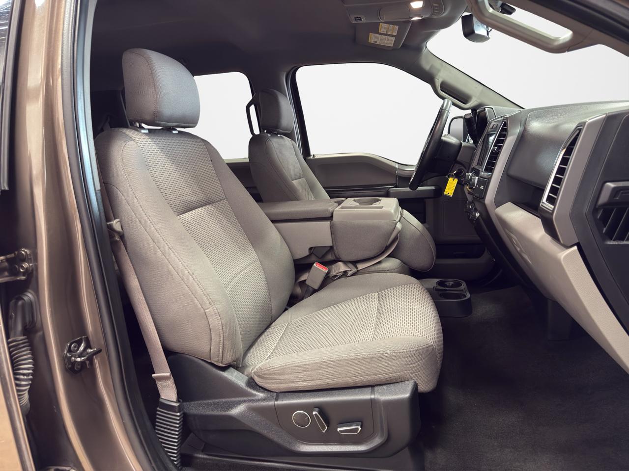Ford F-150 XLT SuperCrew Short Bed 2WD 2016