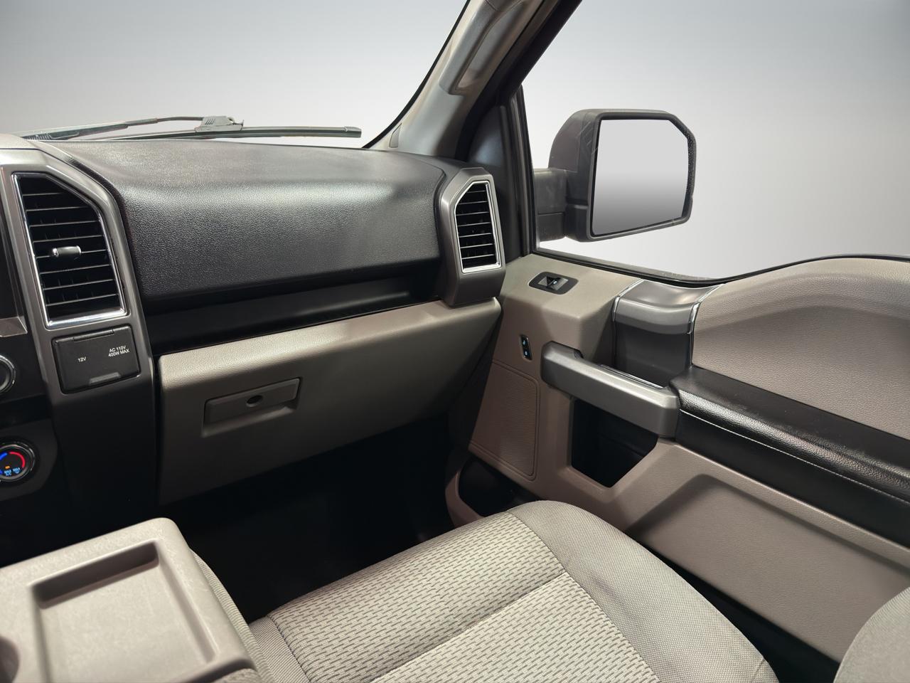 Ford F-150 XLT SuperCrew Short Bed 2WD 2016