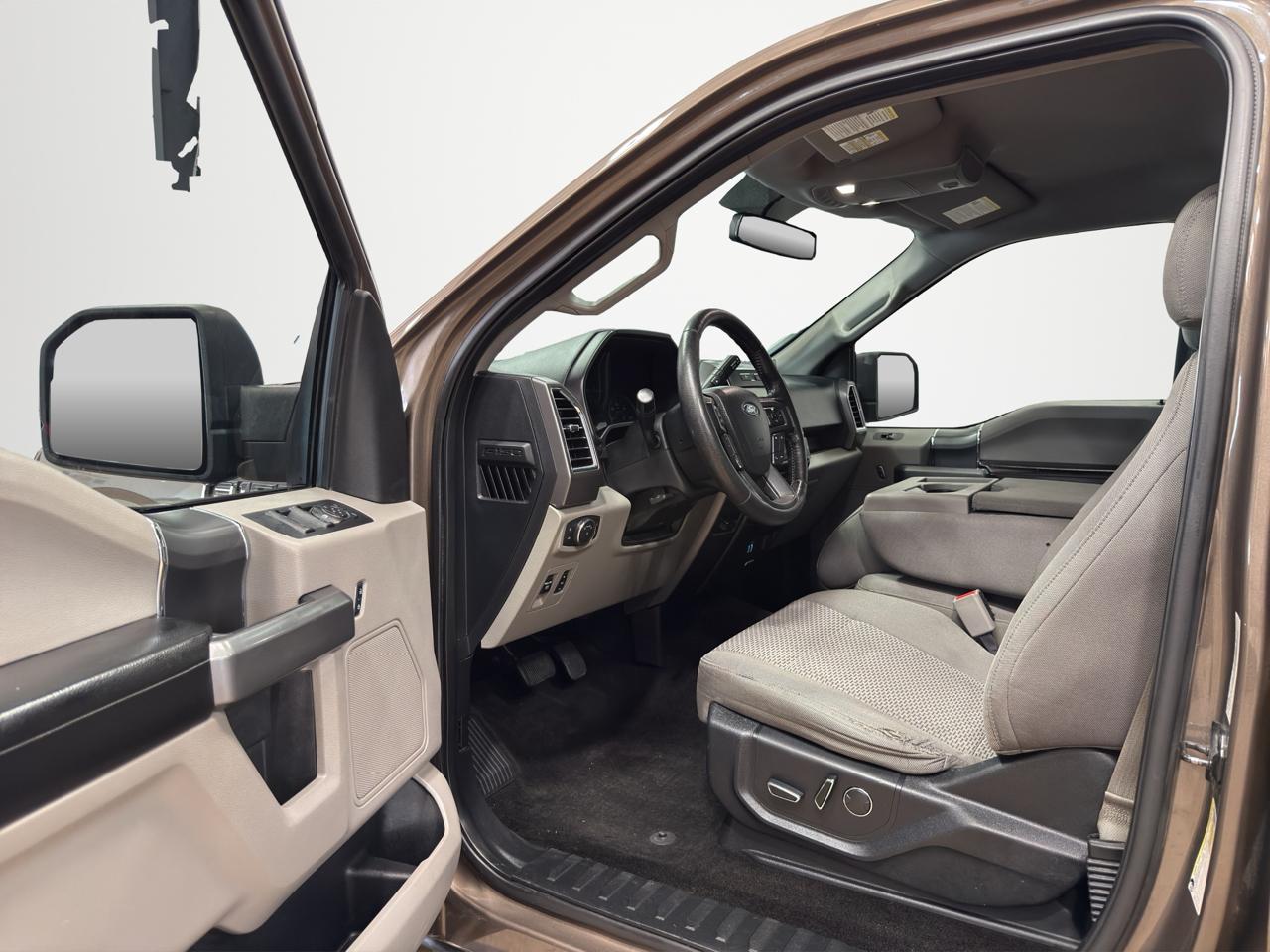Ford F-150 XLT SuperCrew Short Bed 2WD 2016