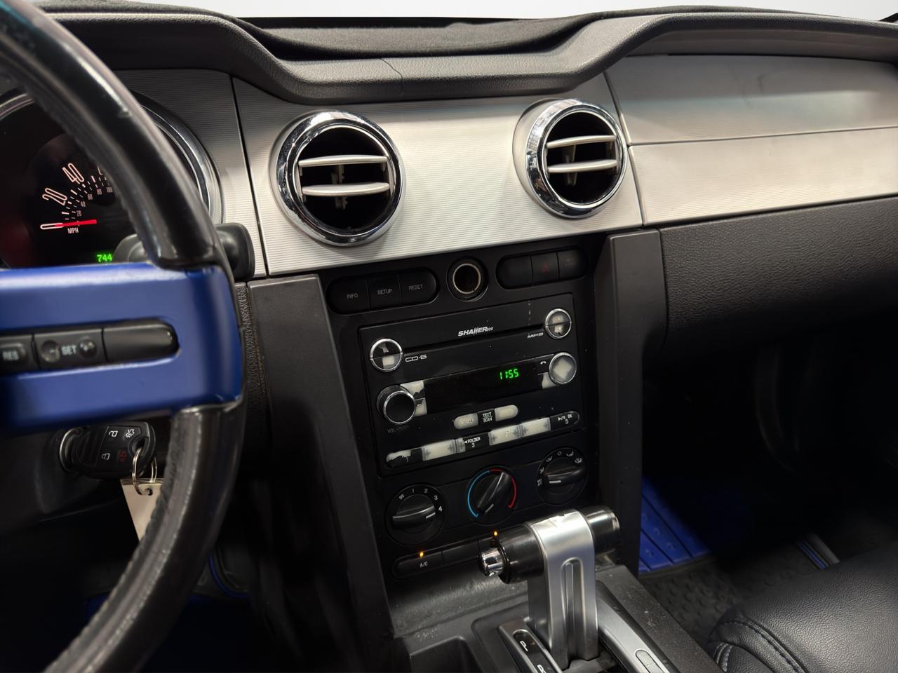 Ford Mustang 2dr Cpe 2009