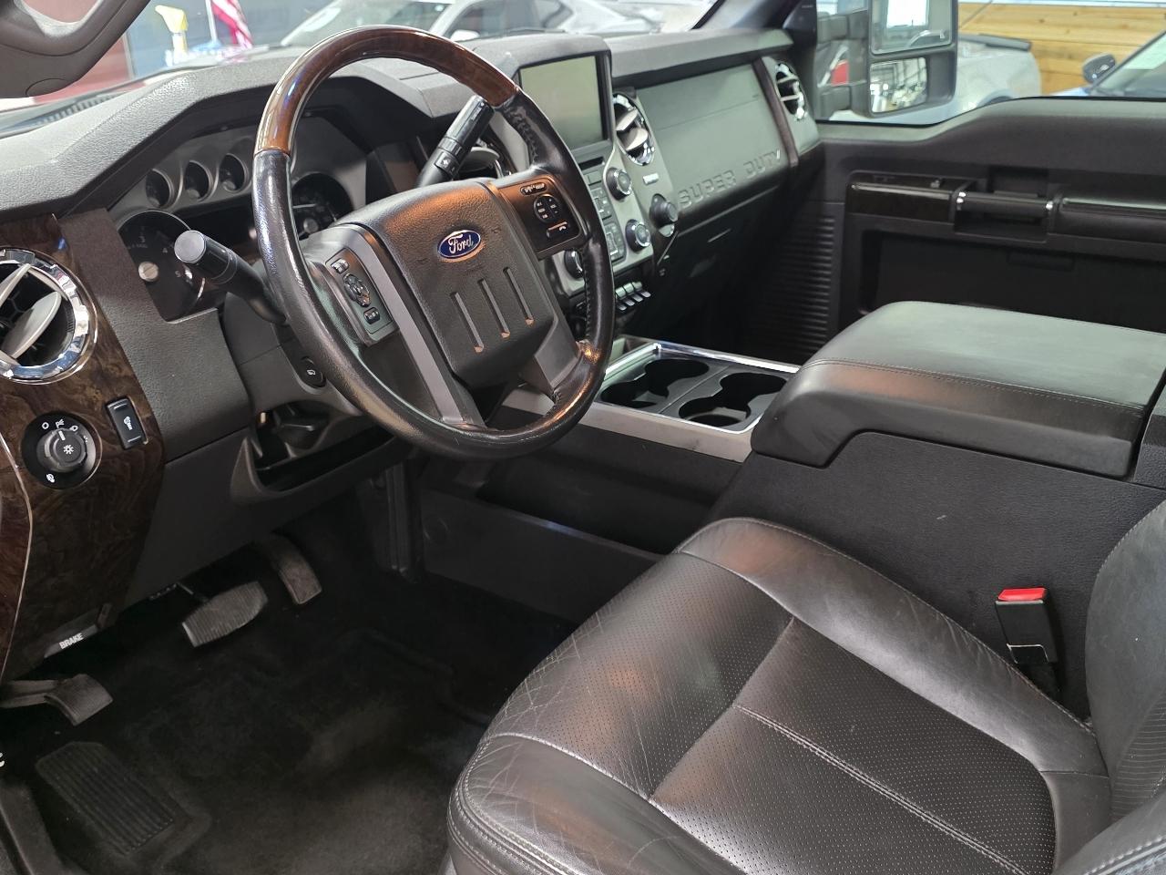Ford Super Duty F-350 SRW 4WD Crew Cab 172" Platinum 2015