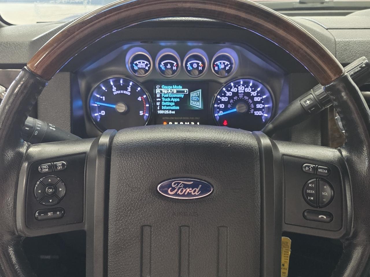Ford Super Duty F-350 SRW 4WD Crew Cab 172" Platinum 2015
