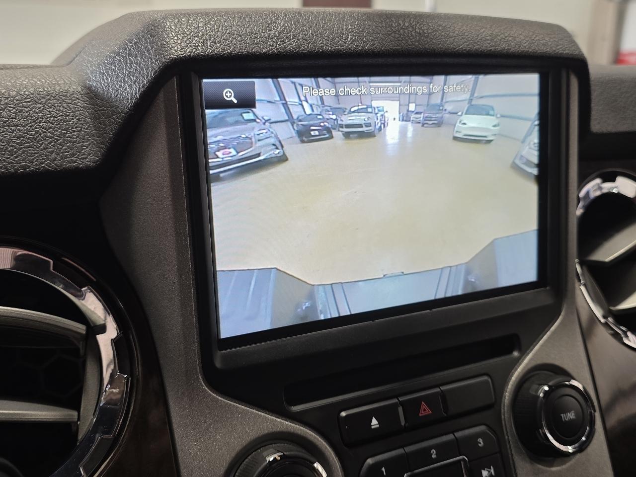 Ford Super Duty F-350 SRW 4WD Crew Cab 172" Platinum 2015