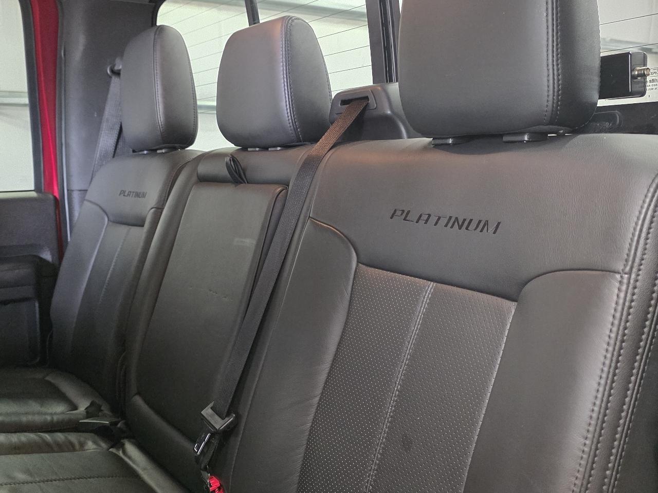 Ford Super Duty F-350 SRW 4WD Crew Cab 172" Platinum 2015
