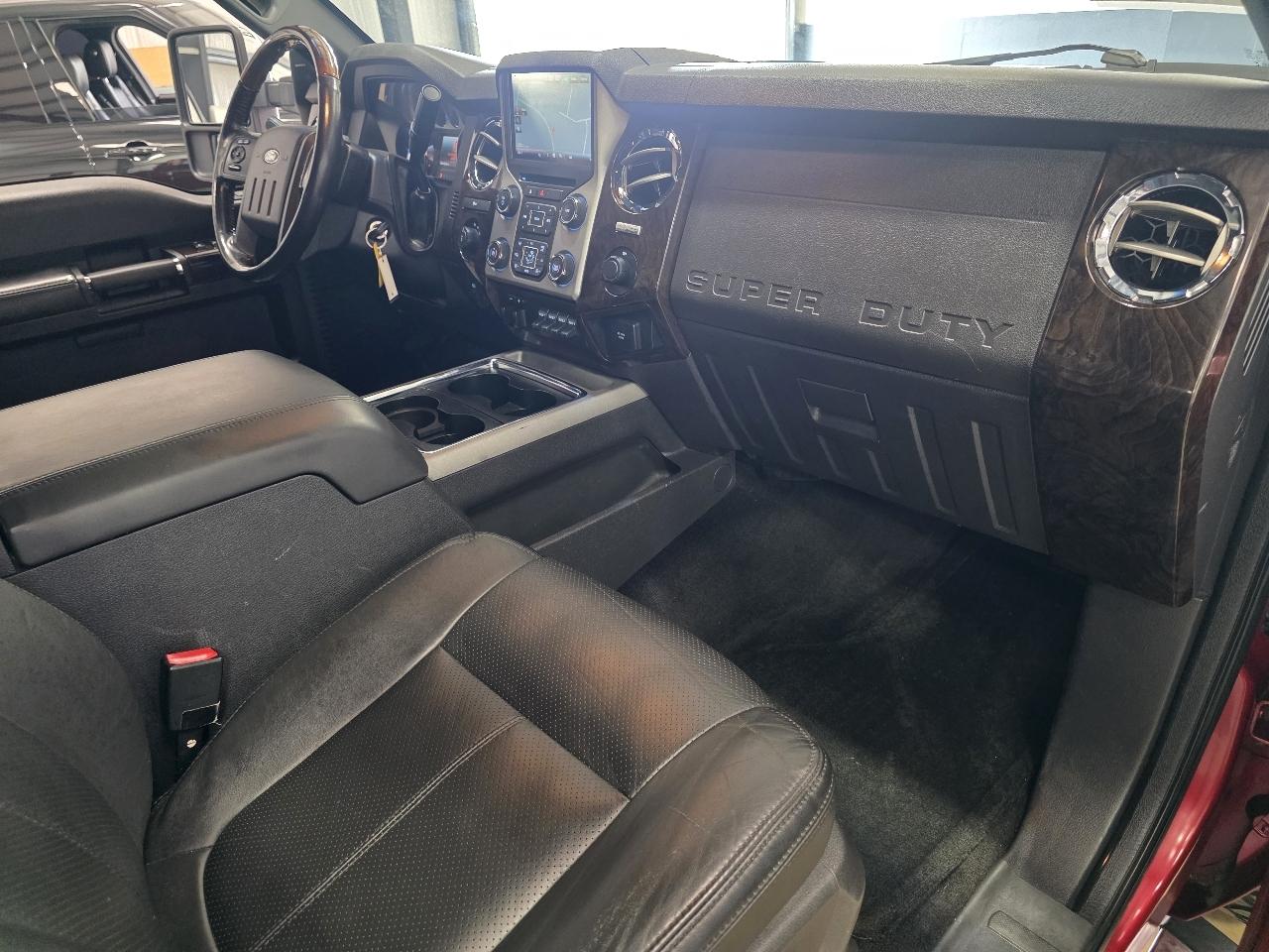 Ford Super Duty F-350 SRW 4WD Crew Cab 172" Platinum 2015