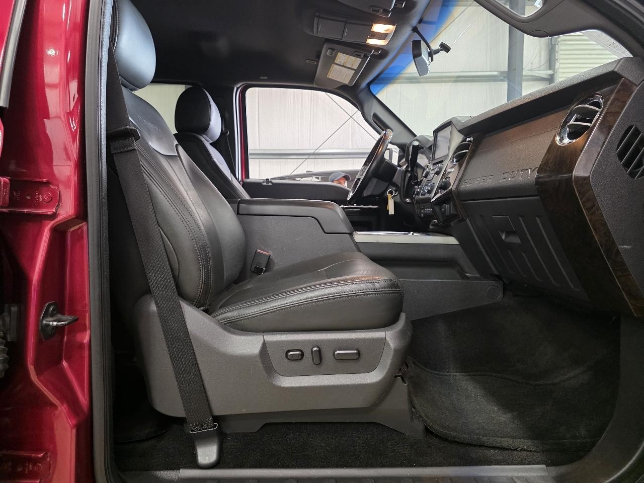Ford Super Duty F-350 SRW 4WD Crew Cab 172" Platinum 2015