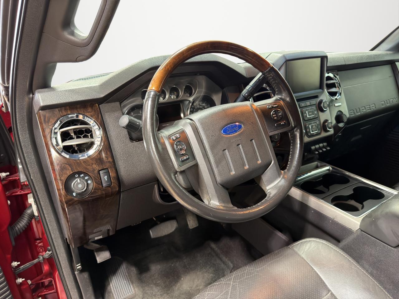 Ford Super Duty F-350 SRW 4WD Crew Cab 172" Platinum 2015