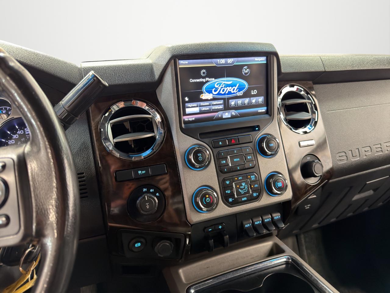 Ford Super Duty F-350 SRW 4WD Crew Cab 172" Platinum 2015