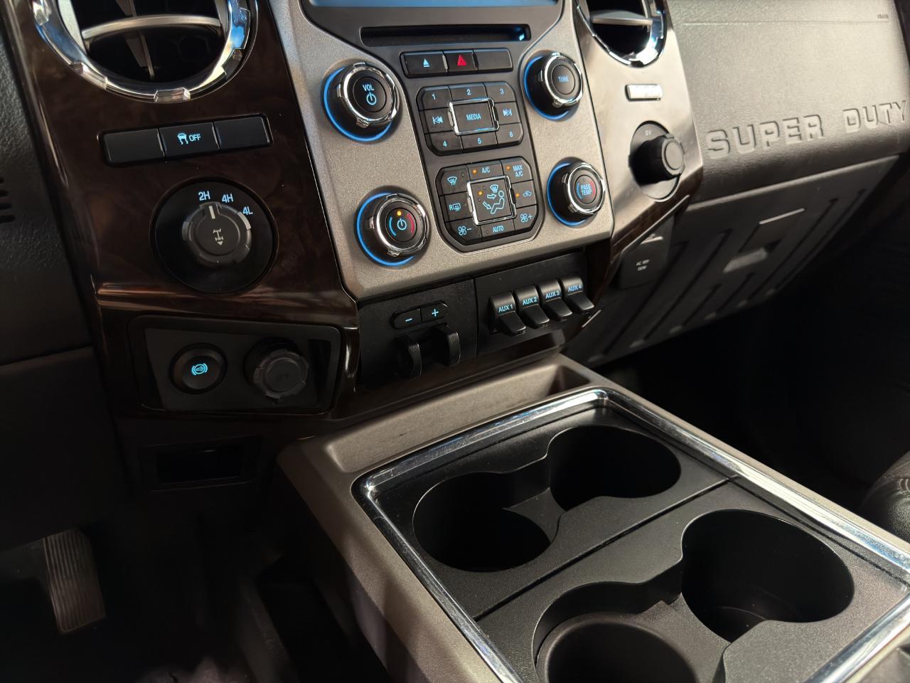Ford Super Duty F-350 SRW 4WD Crew Cab 172" Platinum 2015
