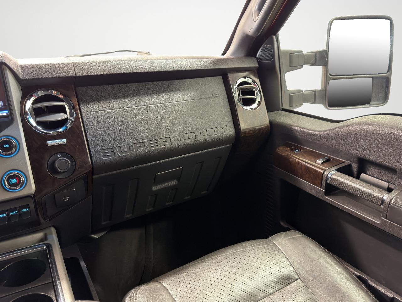 Ford Super Duty F-350 SRW 4WD Crew Cab 172" Platinum 2015