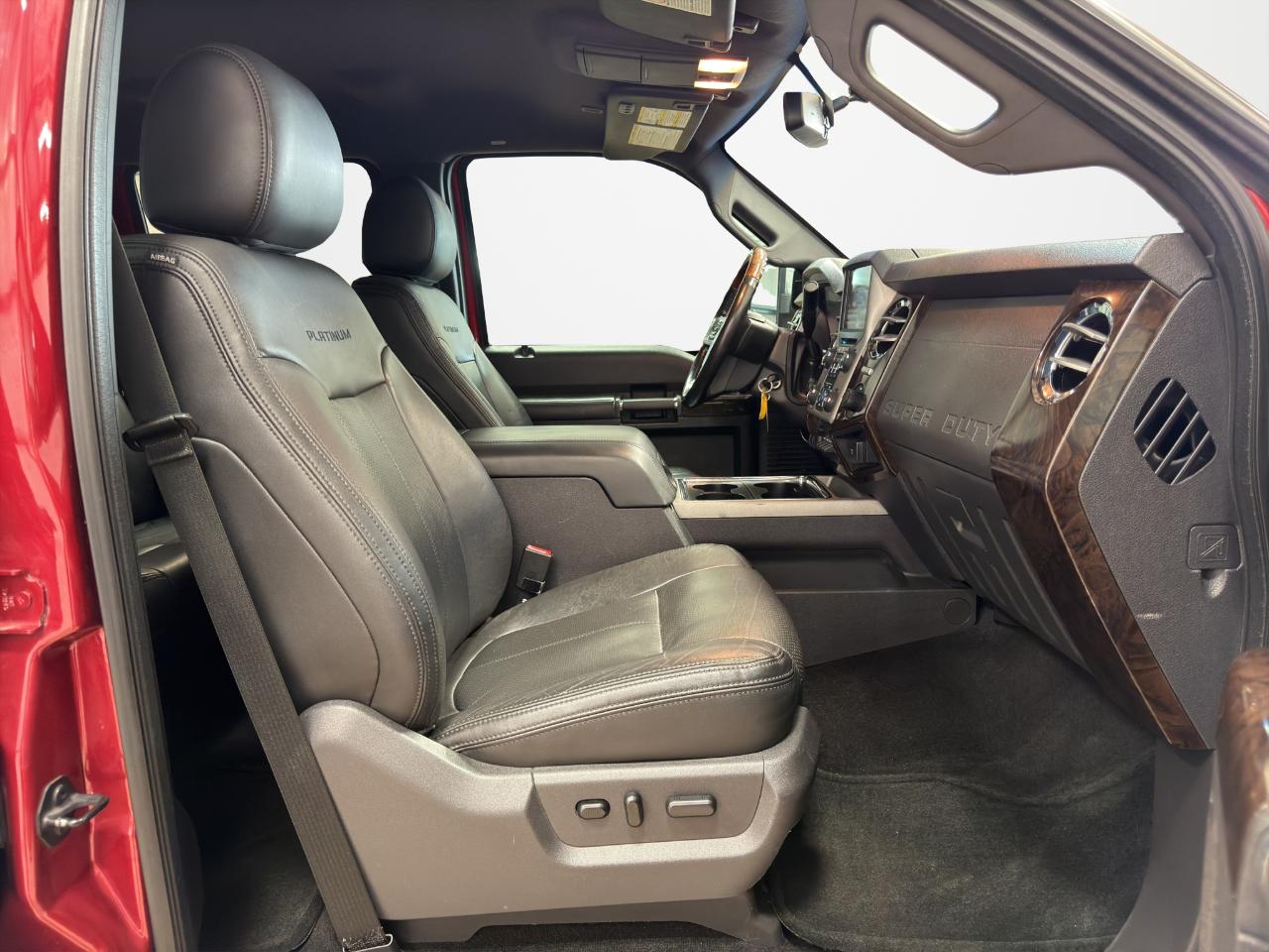 Ford Super Duty F-350 SRW 4WD Crew Cab 172" Platinum 2015