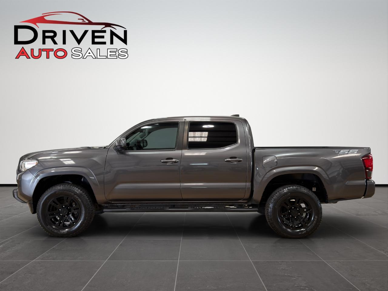 Toyota Tacoma 2WD SR Double Cab 5' Bed AT (Natl) 2021
