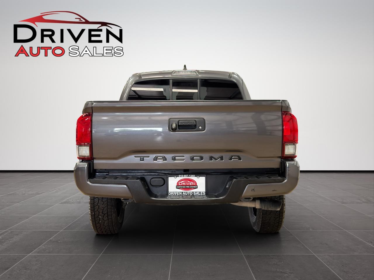 Toyota Tacoma 2WD SR Double Cab 5' Bed AT (Natl) 2021