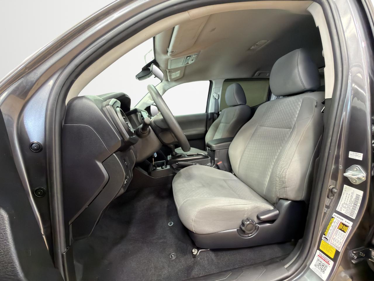 Toyota Tacoma 2WD SR Double Cab 5' Bed AT (Natl) 2021