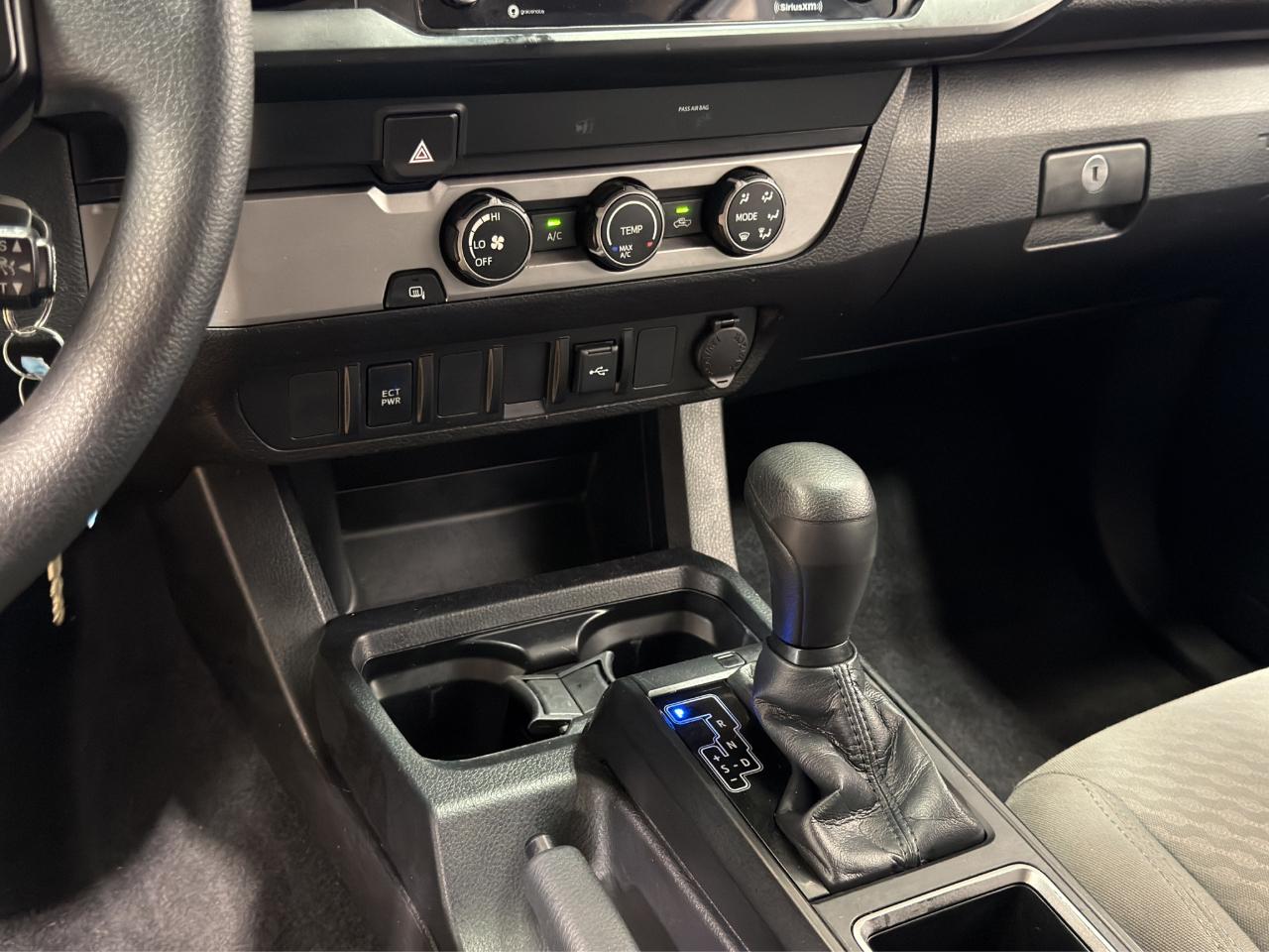 Toyota Tacoma 2WD SR Double Cab 5' Bed AT (Natl) 2021