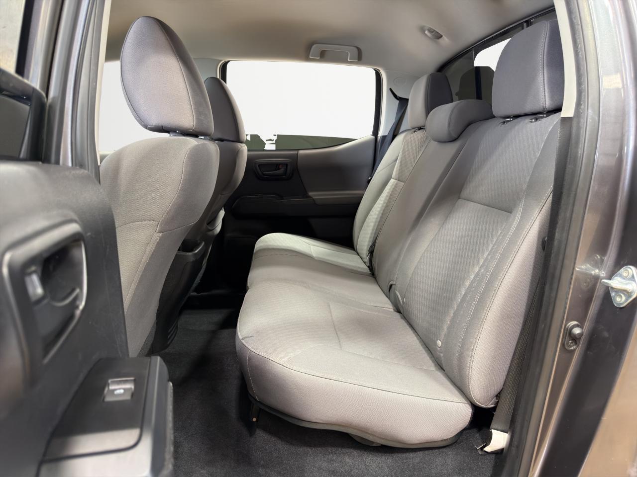 Toyota Tacoma 2WD SR Double Cab 5' Bed AT (Natl) 2021
