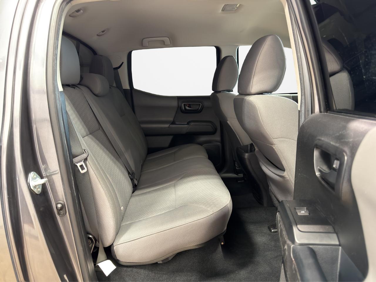 Toyota Tacoma 2WD SR Double Cab 5' Bed AT (Natl) 2021